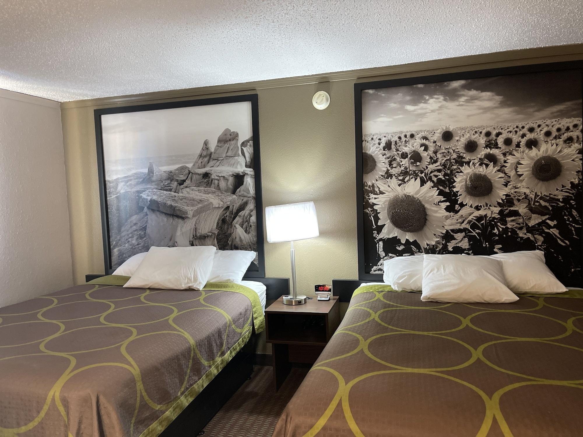 Super 8 By Wyndham Bismarck Otel Dış mekan fotoğraf
